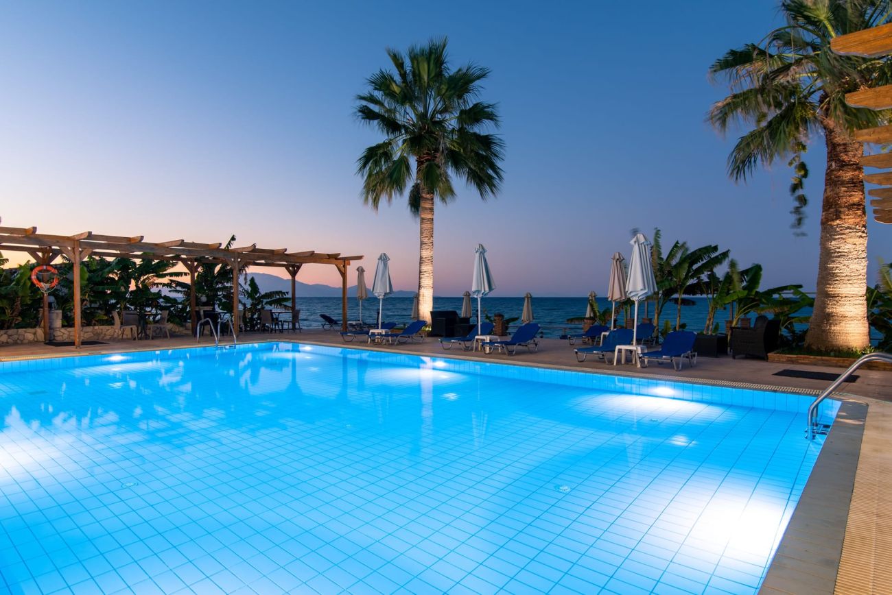 Belussi Beach Hotel & Suites 4*