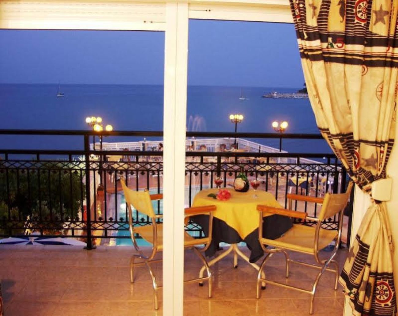 Denise Beach Hotel 4*
