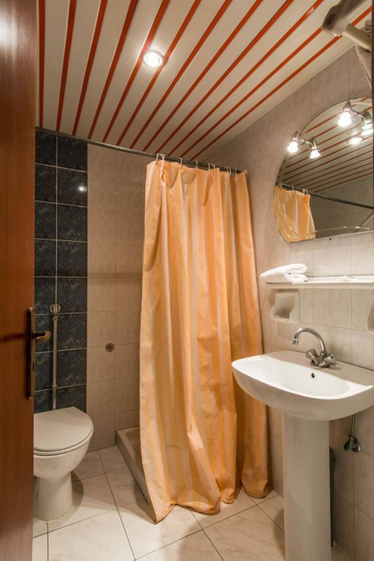 Perkes Hotel Complex 3*