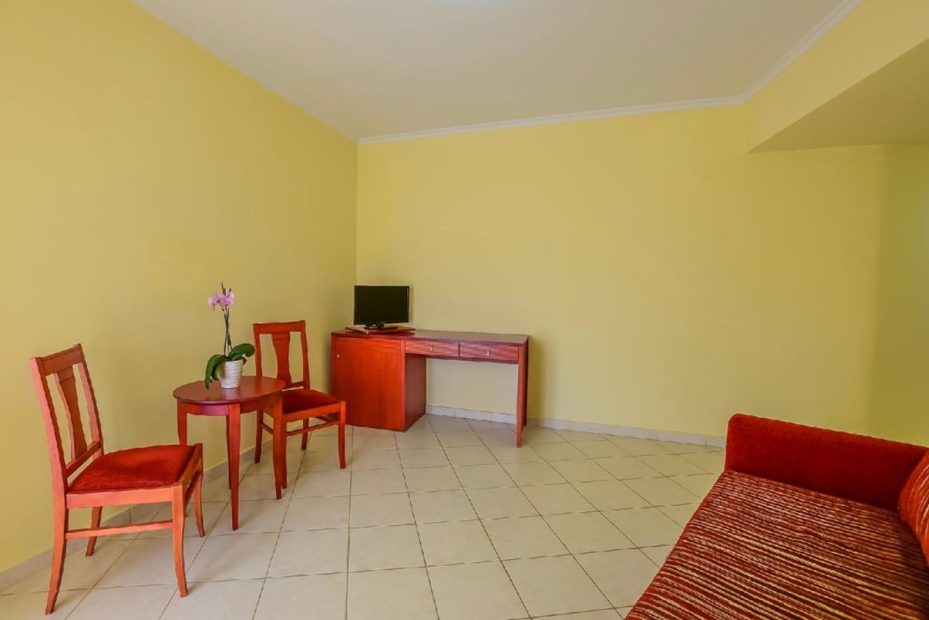 Timos Hotel 2*