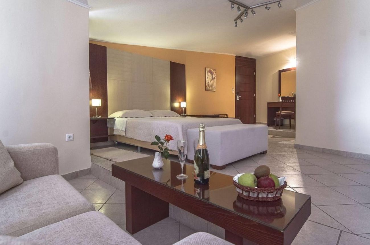 Almira Mare 4*