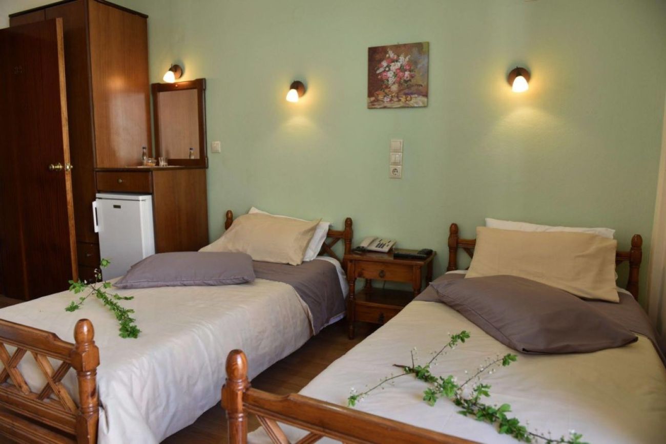40 Platania Hotel 2*