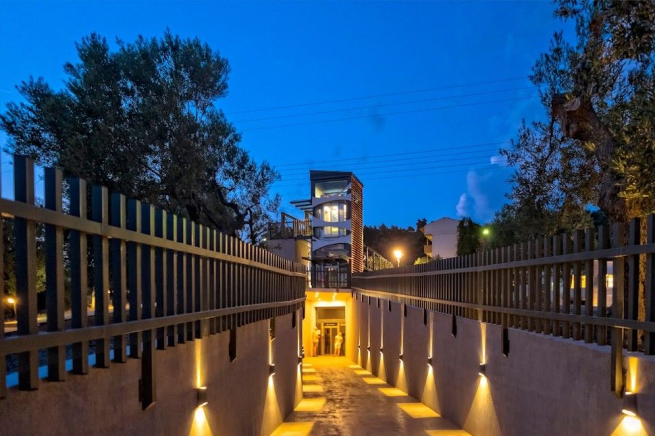 Lagomandra Hotel & Spa 4*