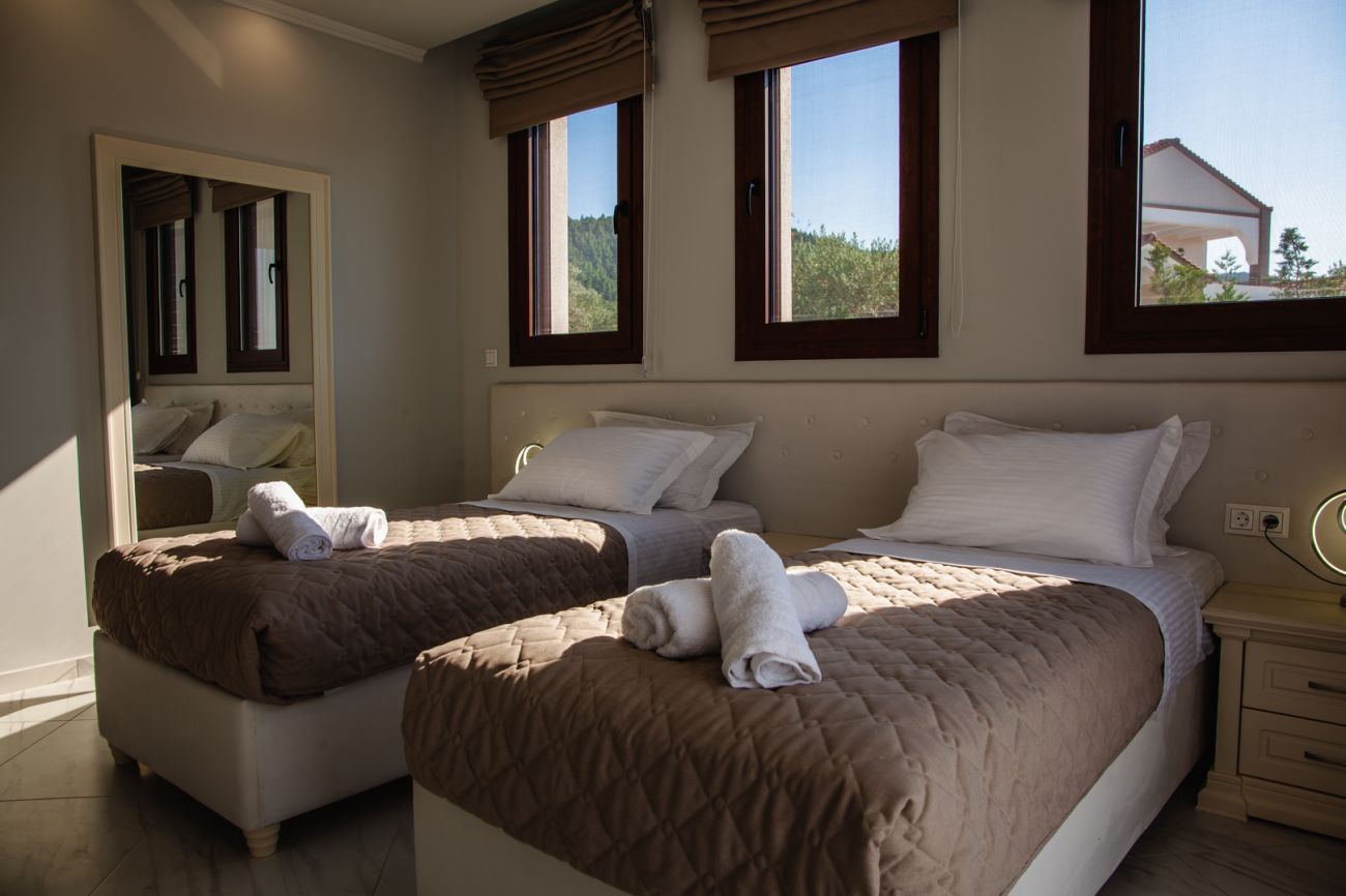 Villa Chrisa 4*