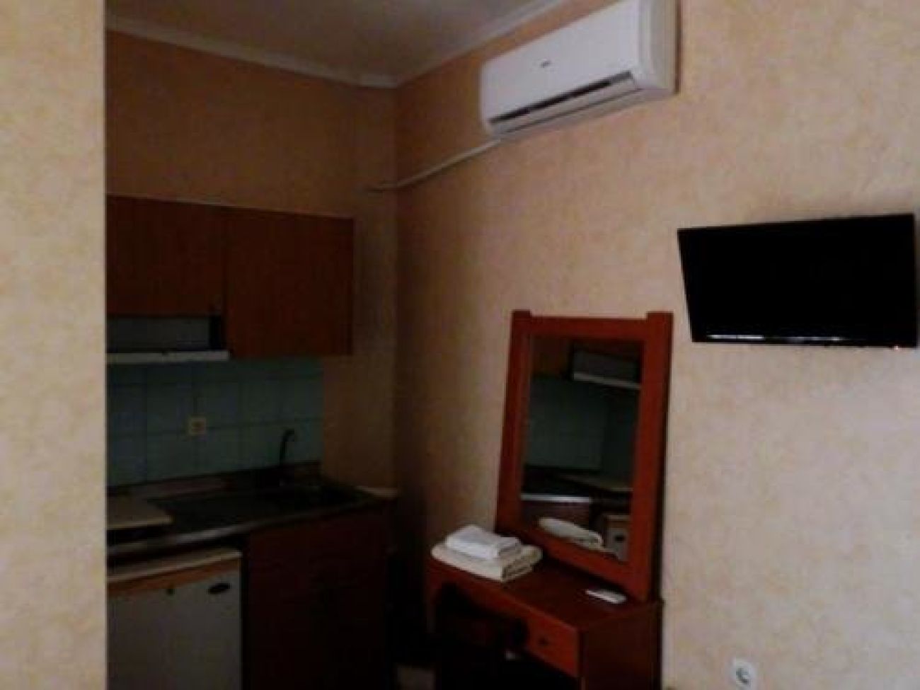 Akanthos Hotel 1*