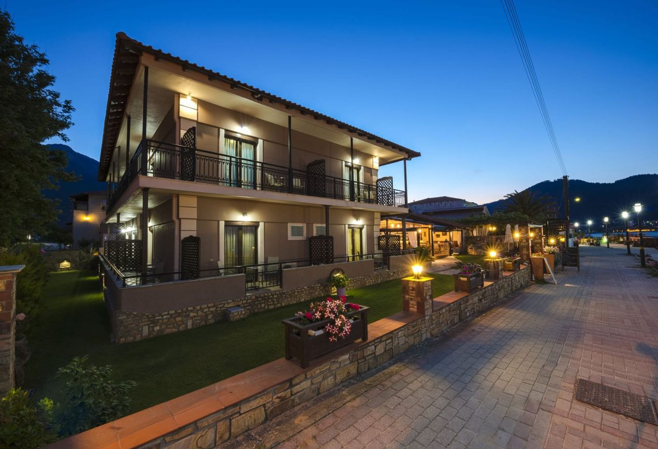 Kamelia & Semeli Hotel 2*