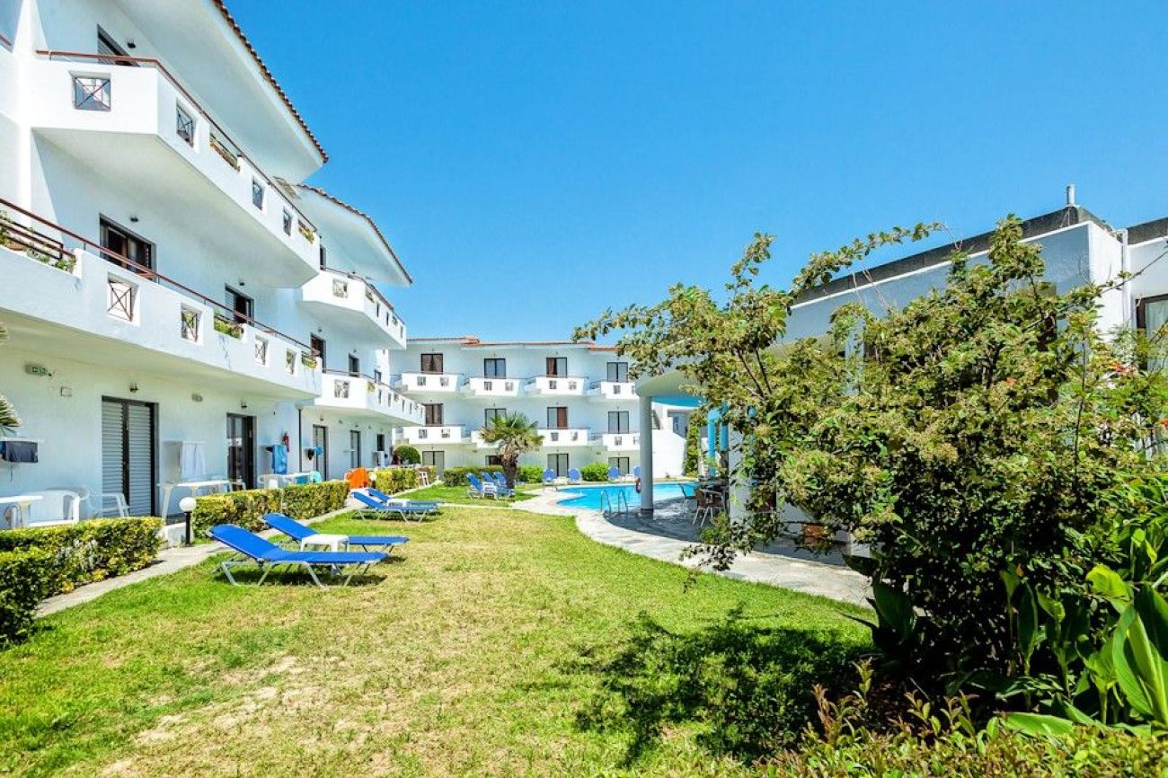 Dolphin Beach Hotel 3*