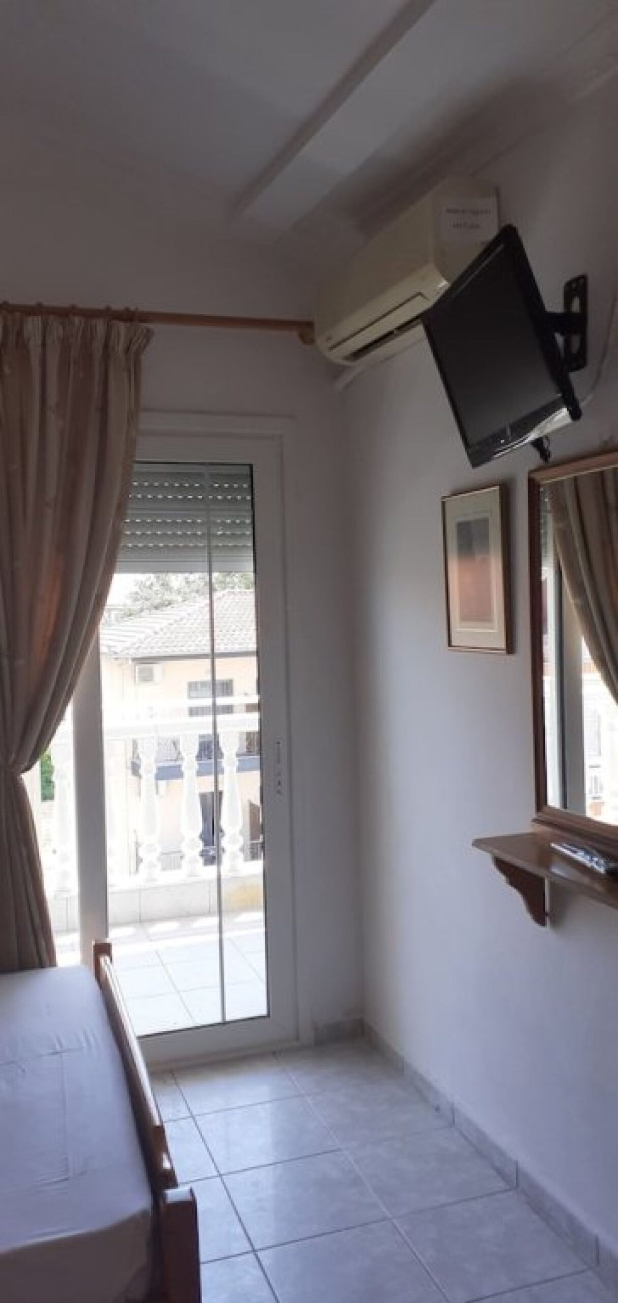hotel exarhos 1*