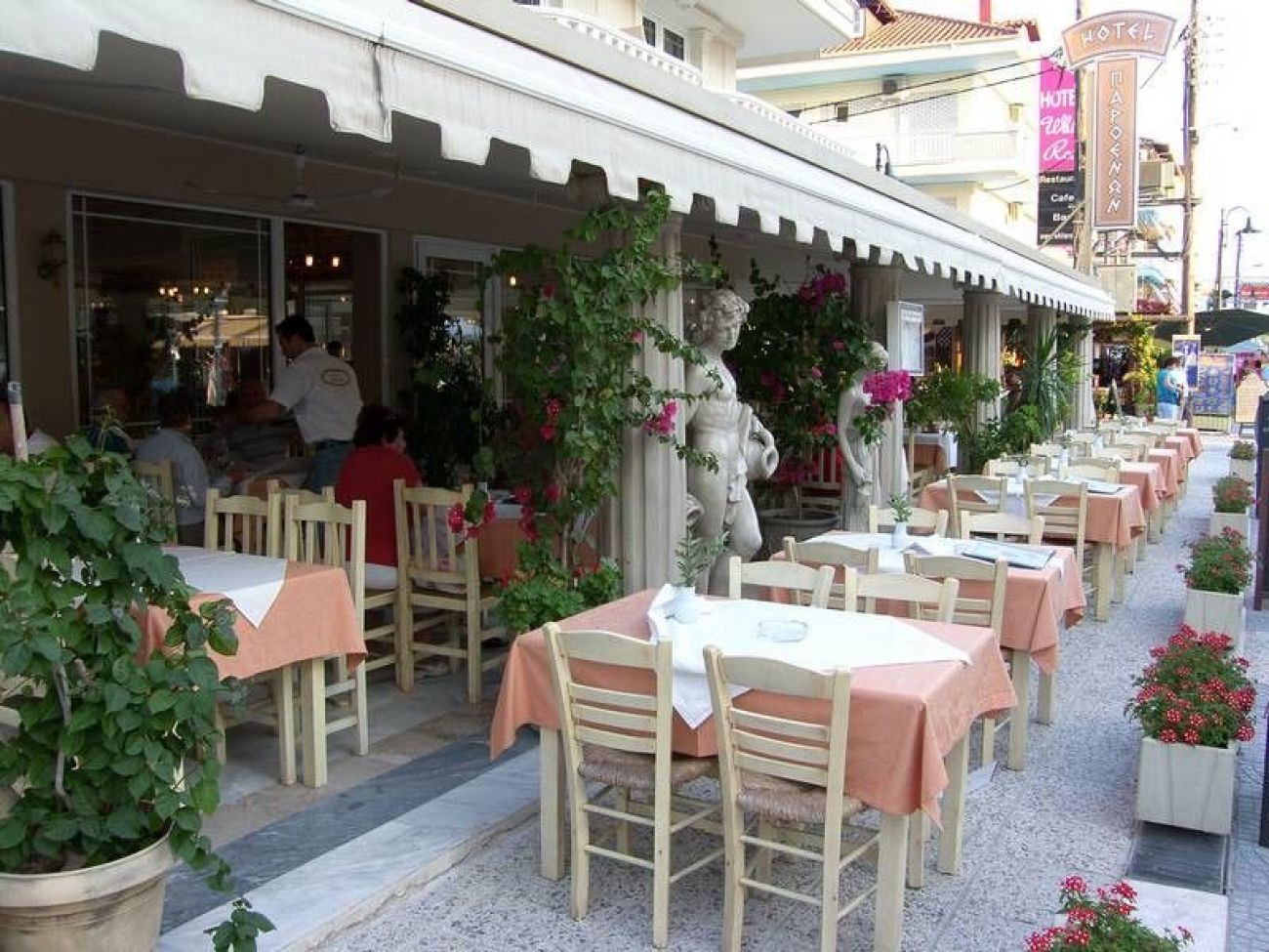 Parthenon Art Hotel 3*