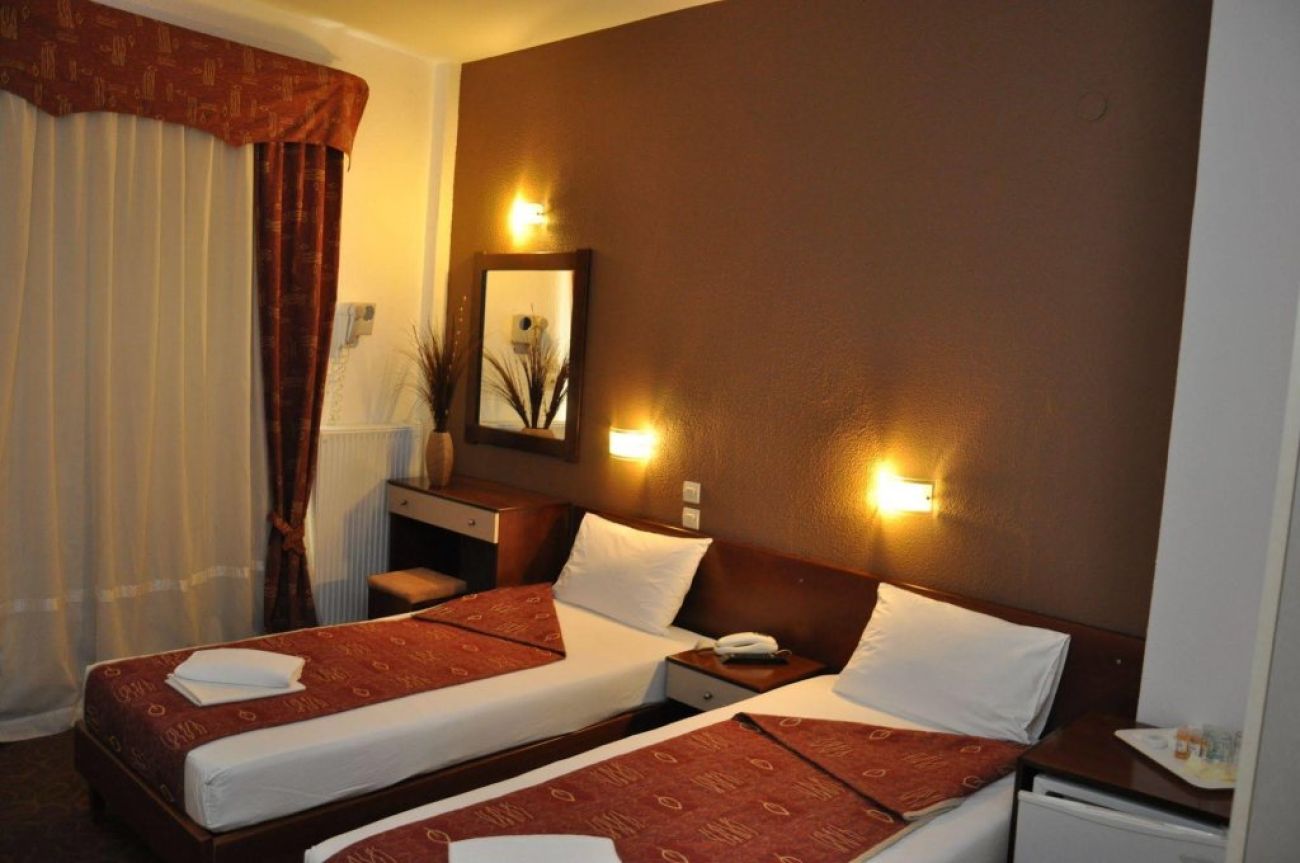 Hotel Akropol 3*