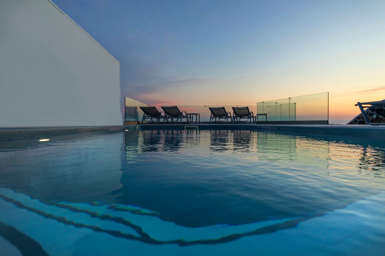 Pearl on the Cliff Hotel & Suites 4*