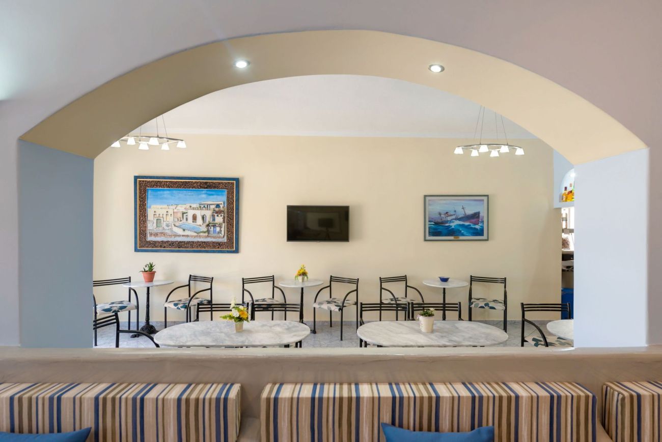 Akis Hotel Santorini 2*