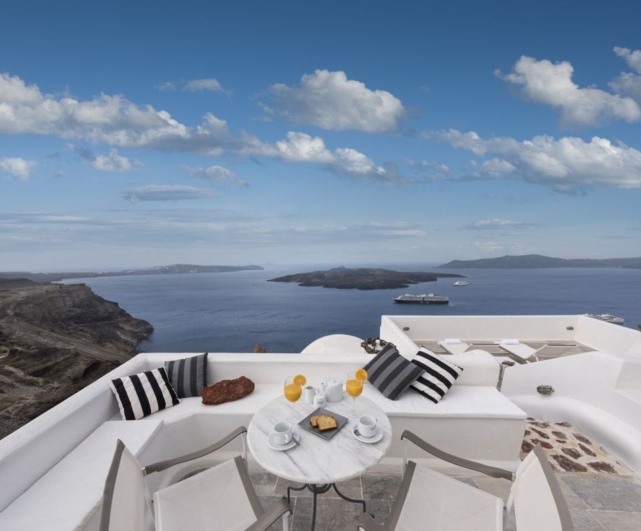 Aigialos Luxury Traditional Settlement 5*