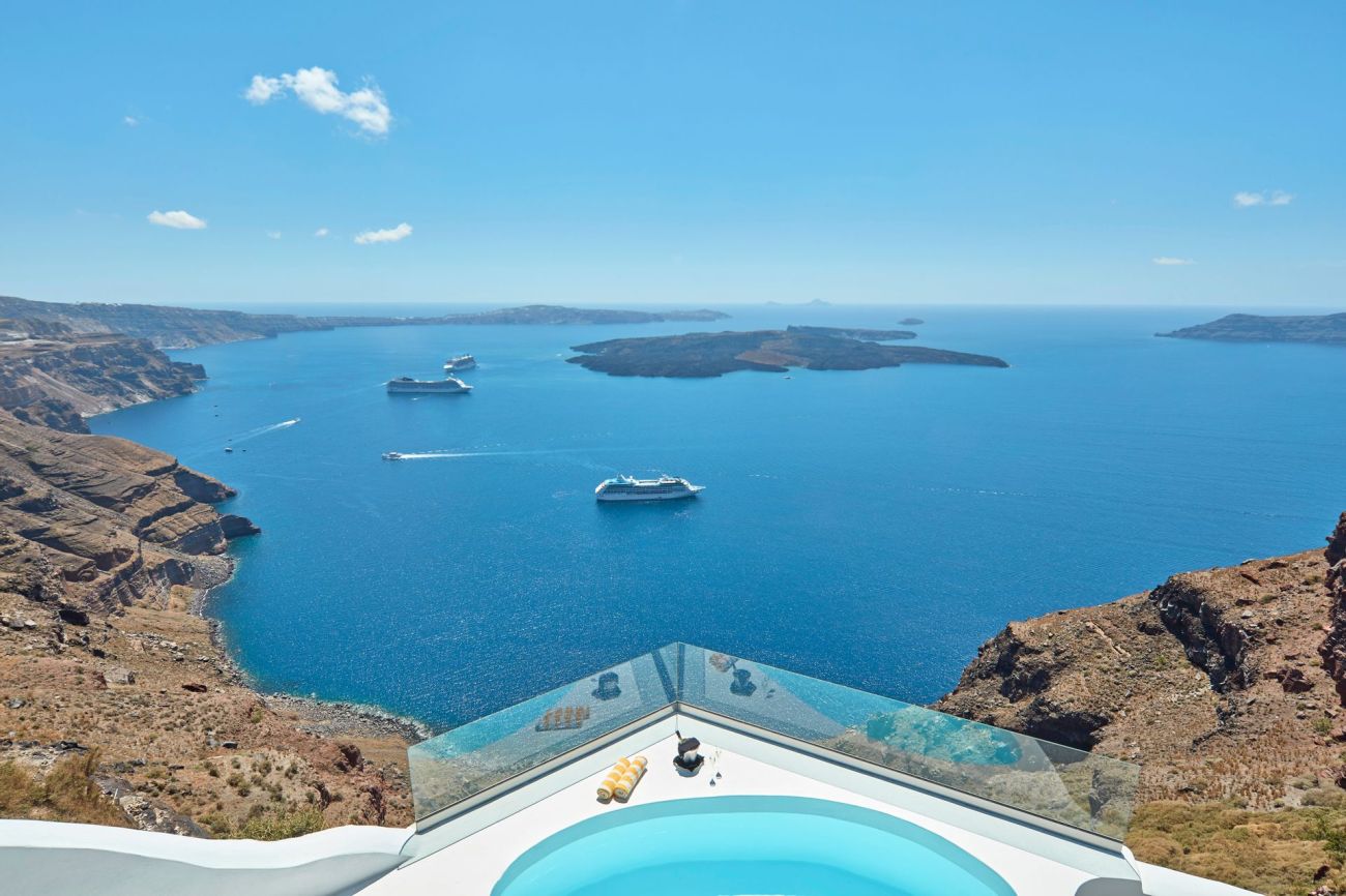 Katikies Chromata Santorini - The Leading Hotels of the World 5*