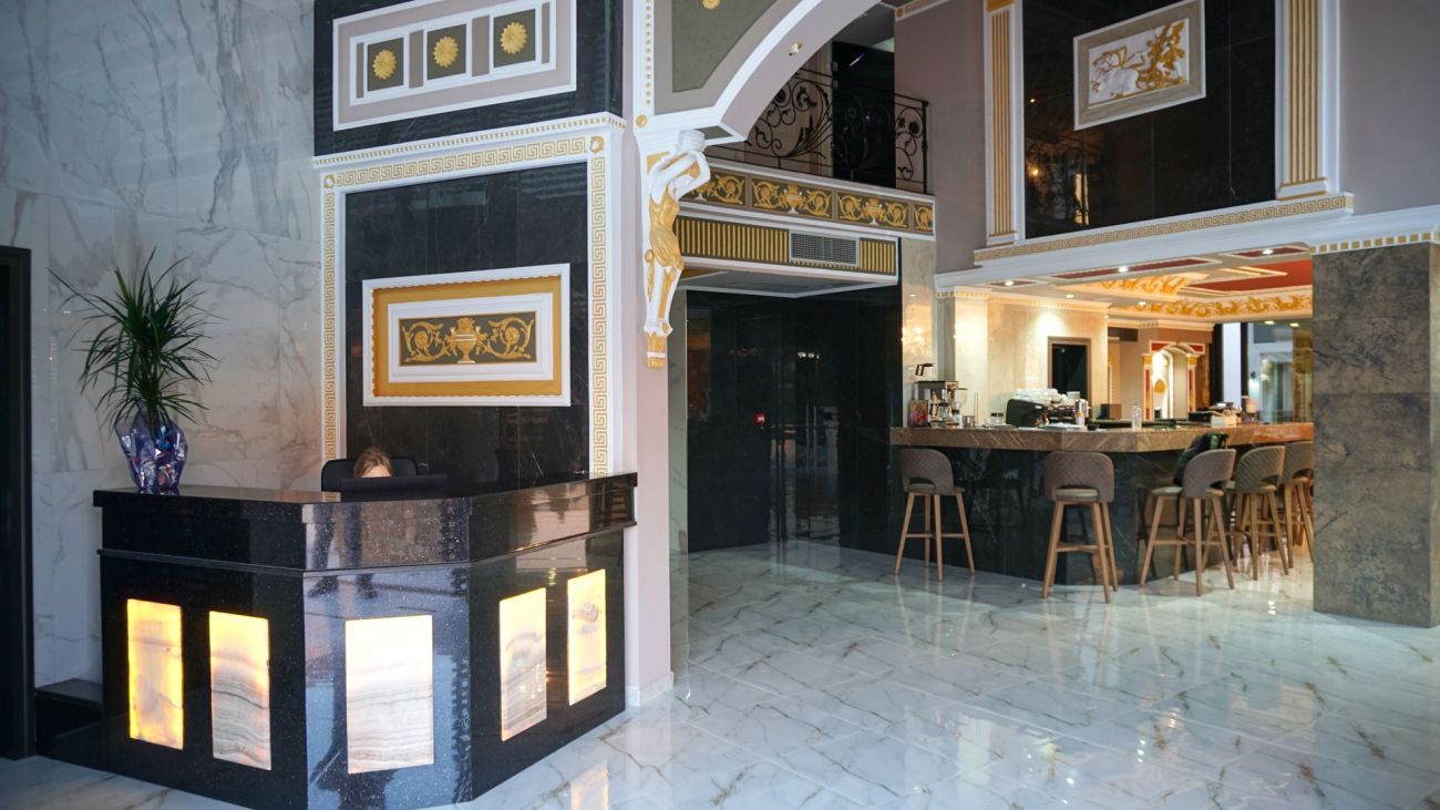 Agnes Deluxe Hotel 3*