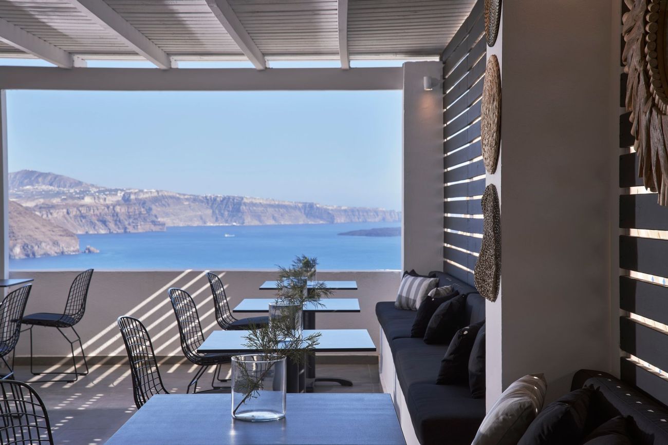 Mr. & Mrs. White Santorini 4*