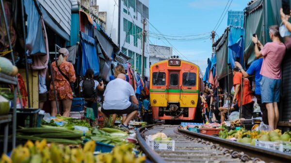 BIG 2404408741 Maeklong Railway